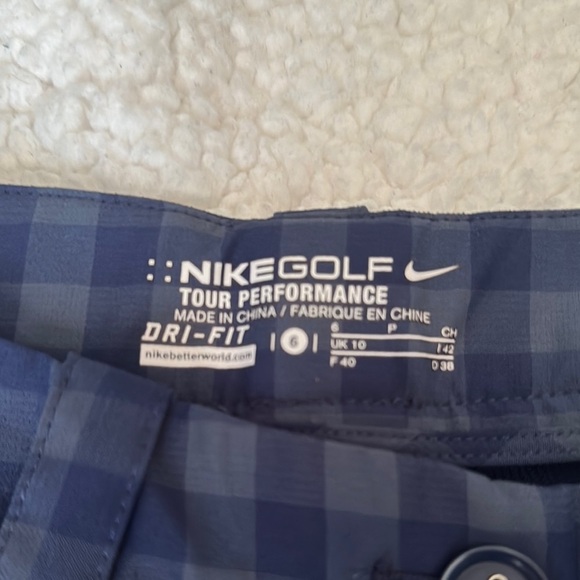 Women’s Nike Golf Blue Checkered Shorts Size 6 - Picture 2 of 3